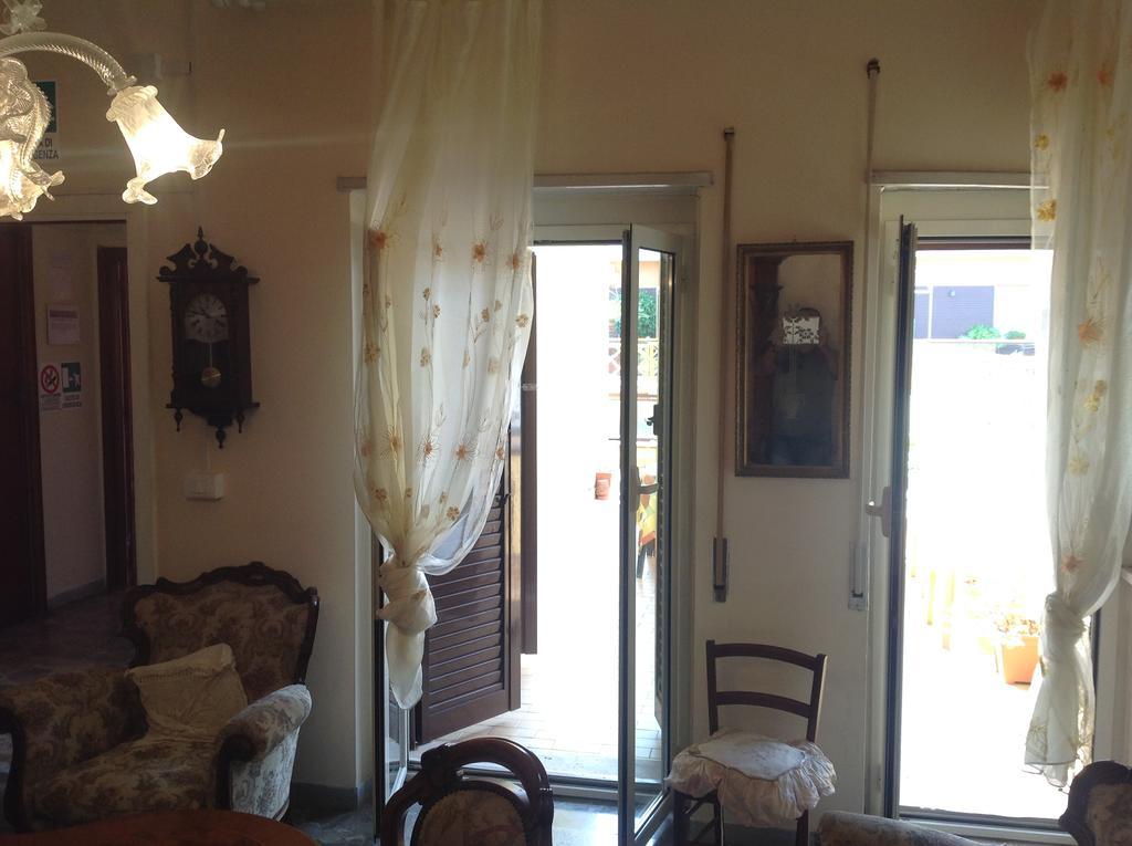 Appartamento Zia Gesina Ostia Buitenkant foto