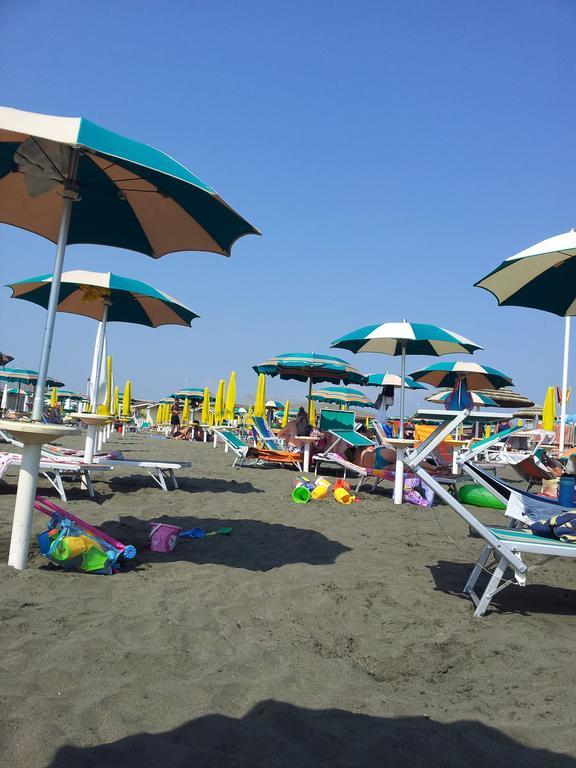 Appartamento Zia Gesina Ostia Buitenkant foto