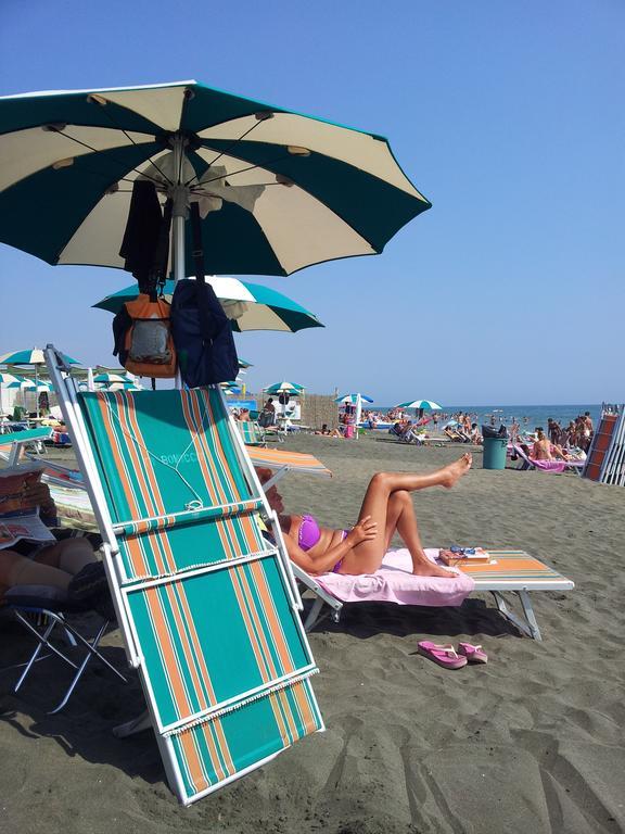 Appartamento Zia Gesina Ostia Buitenkant foto